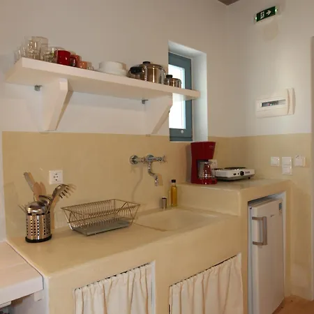 Ξενοδοχείο με διαμερίσματα Nomads House Λογαράς