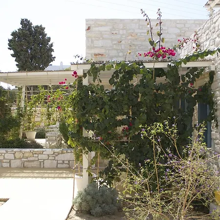 Nomads House Λογαράς