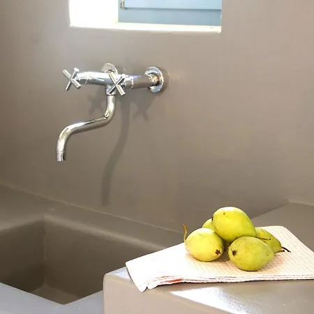 Nomads House Λογαράς