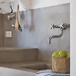 מלון דירות Nomads House 3*