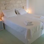 Nomads House 3* לוגאראס