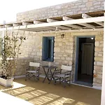 Nomads House 3*