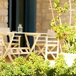 מלון דירות Nomads House 3*