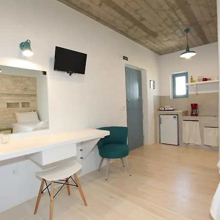 Nomads House Apartahotel 3*