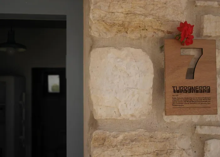 Nomads House Aparthotel 3*