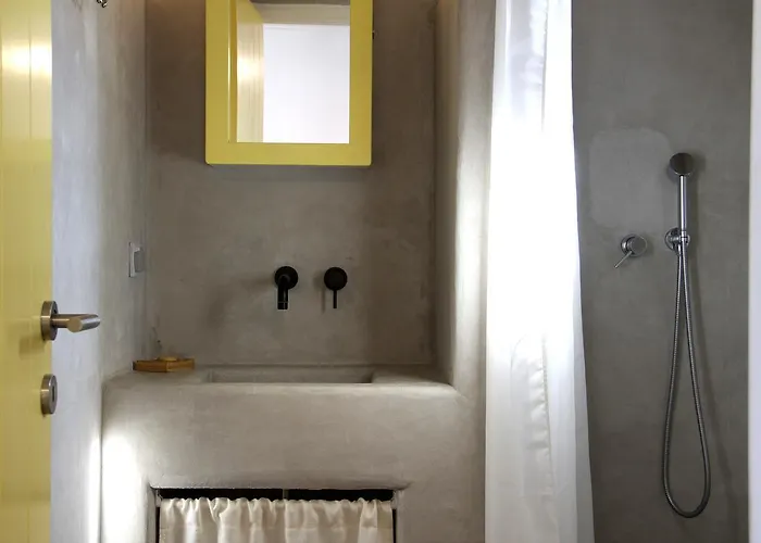 Nomads House Aparthotel 3*