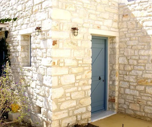 Nomads House Aparthotel