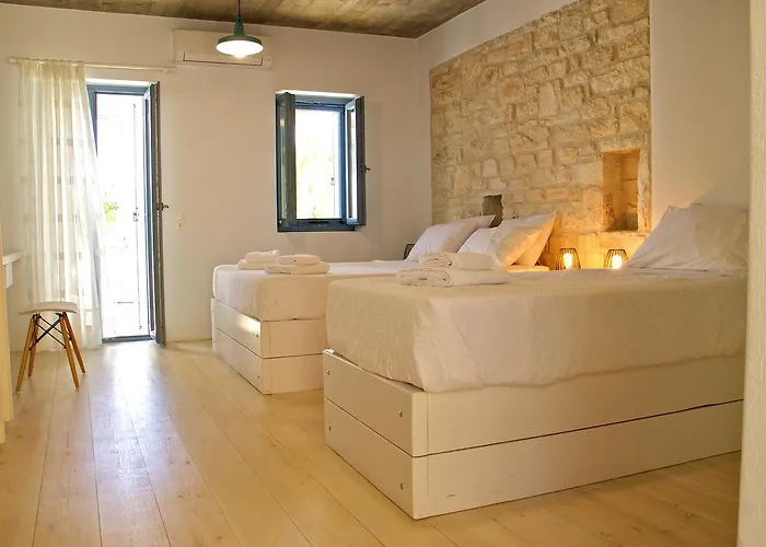 Nomads House 3* Logaras