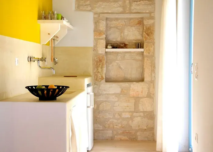 Nomads House Aparthotel