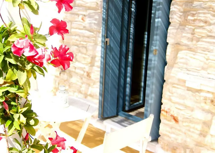 Nomads House Aparthotel 3*