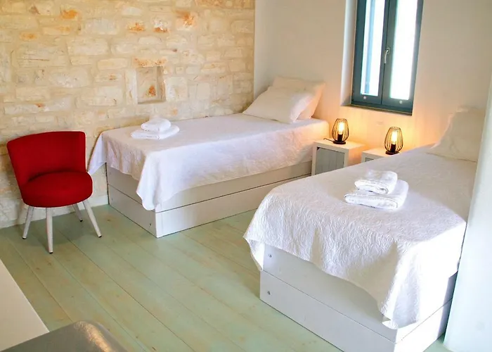 Nomads House Aparthotel